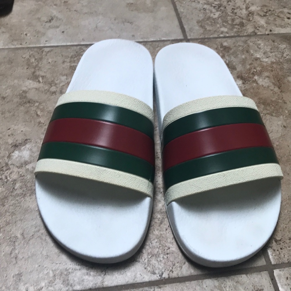 Authentic Men’s Gucci Slides!
